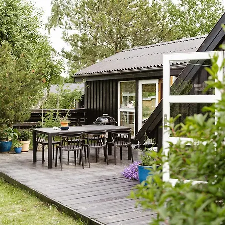 Close To Beach, Forest And Bike Trails