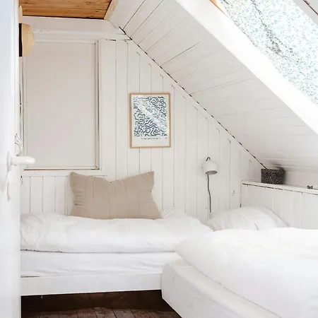 Close To Beach, Forest And Bike Trails Semesterbostad *