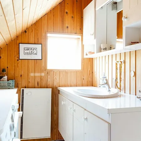 Close To Beach, Forest And Bike Trails Semesterbostad *