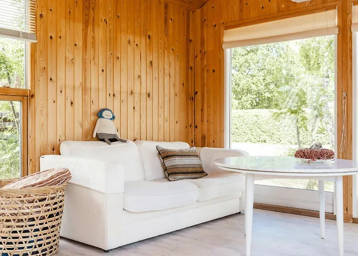 Close To Beach, Forest And Bike Trails Grenå